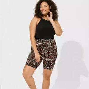 Torrid Harvest Ditsy Floral 9'' Pocket Spandex Bike Short Size 0